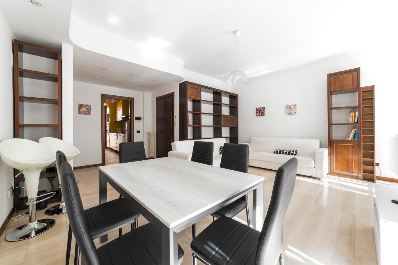 Cenisio M5 Lovely Apartment - With Balcony! Милан Экстерьер фото